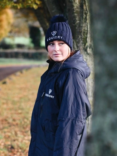 Chunky Pom Pom Bobble Hat | Black